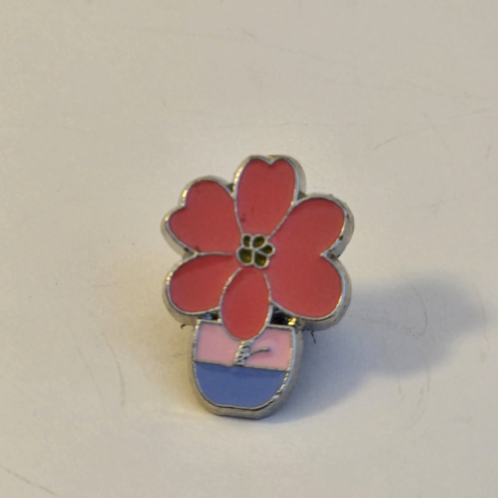 Floral Enamel Pin with Pink Flower